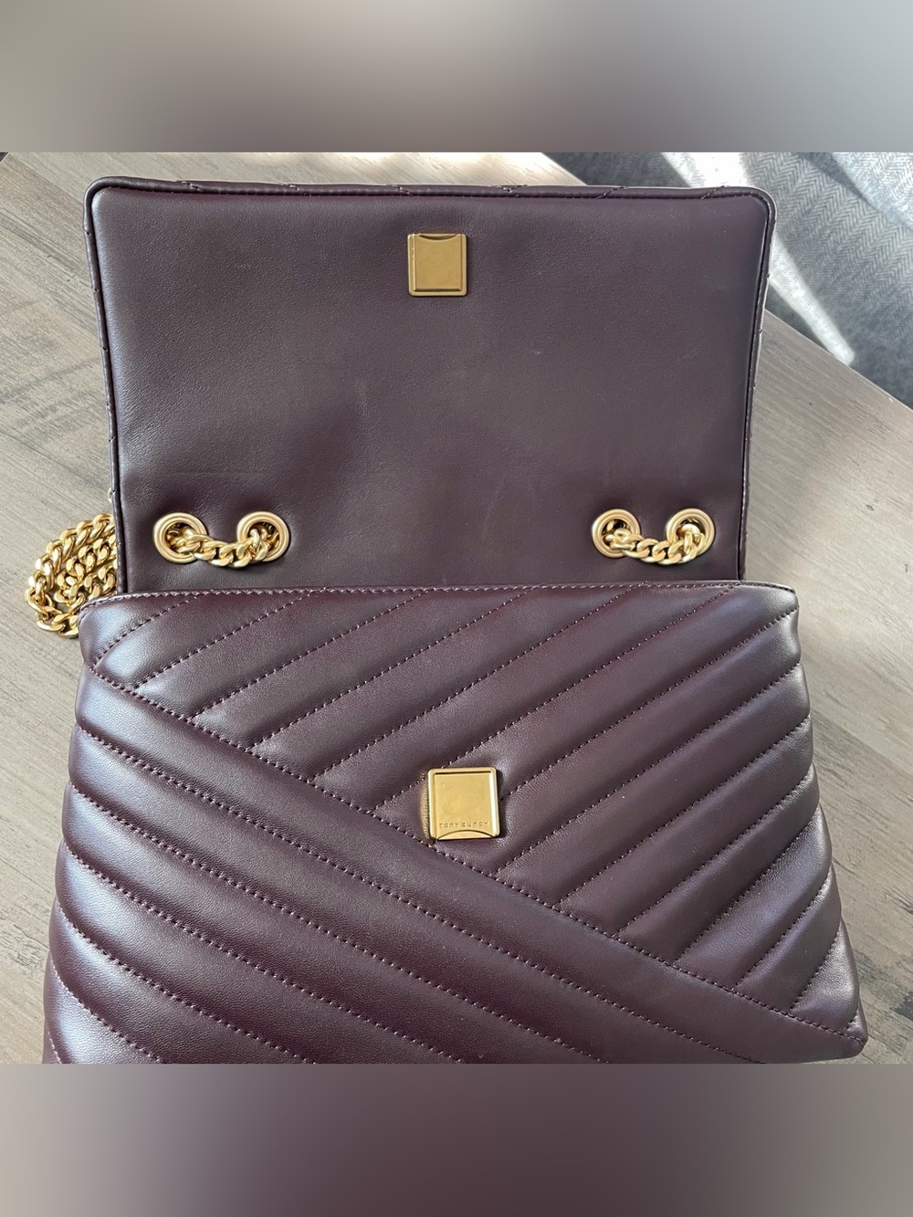 Tory Burch Kira Chevron Quilted Convertible Shoulder Bag - Picture 4 of 14
